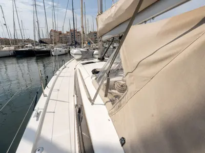Deck of Etosha, a Dufour 430 sailboat at Hyères, France