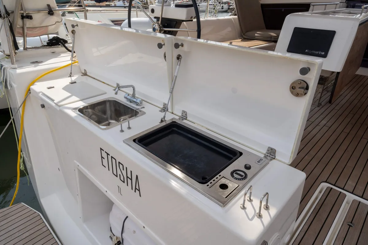 Deck of Etosha, a Dufour 430 sailboat at Hyères, France