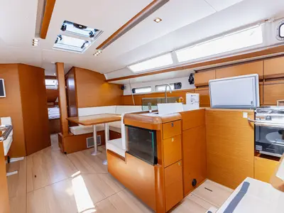 Salon of Ventus, a Jeanneau Sun Odyssey 449 sailboat at Kaštela, Croatia