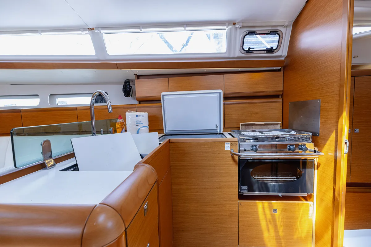 Galley of Ventus, a Jeanneau Sun Odyssey 449 sailboat at Kaštela, Croatia