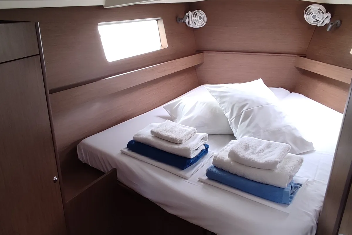 Cabin on Maera, a Beneteau Oceanis 41.1 sailboat at Volos, Greece