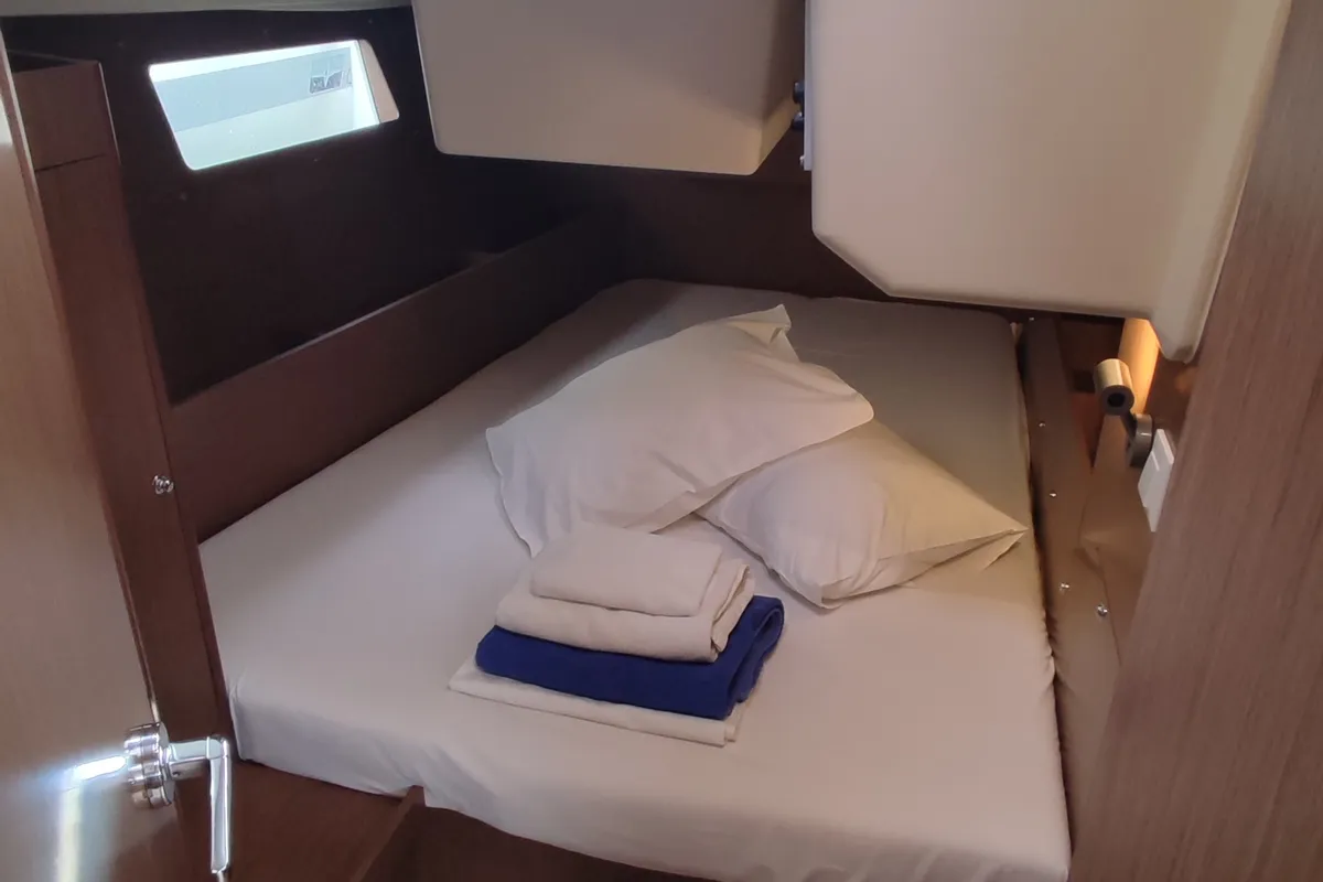Cabin on Maera, a Beneteau Oceanis 41.1 sailboat at Volos, Greece