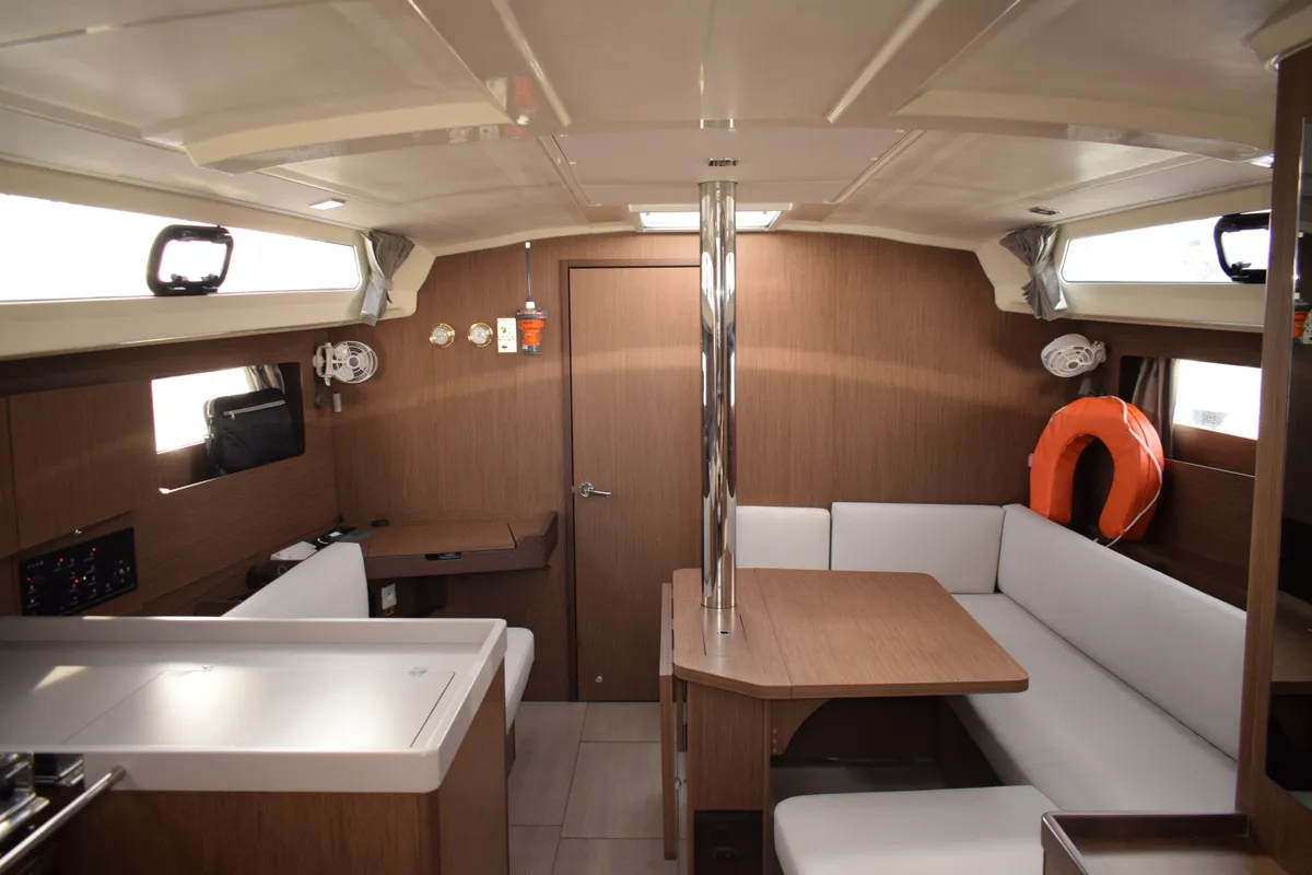 Salon of Maera, a Beneteau Oceanis 41.1 sailboat at Volos, Greece