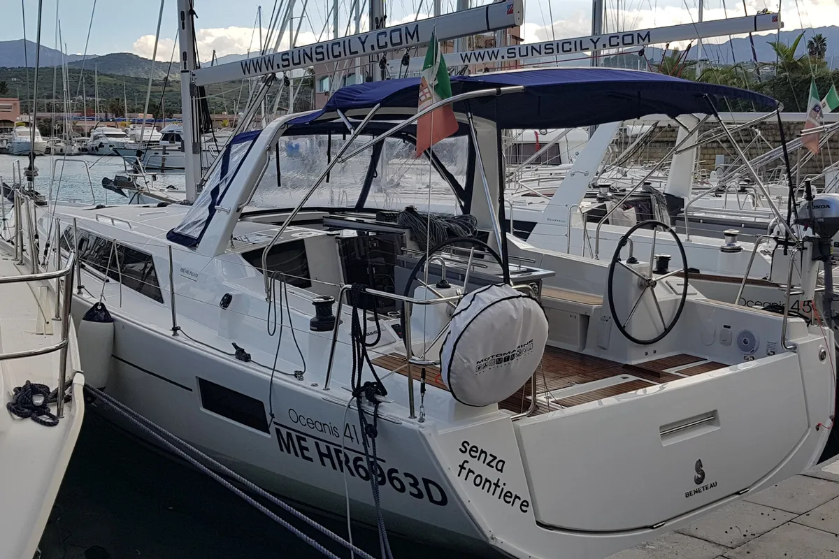 Exterior view of Senza Frontiere, a Beneteau Oceanis 41.1 sailboat at Tonnarella, Italy