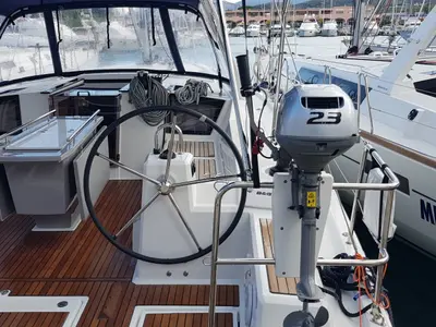 Cockpit of Senza Frontiere, a Beneteau Oceanis 41.1 sailboat at Tonnarella, Italy