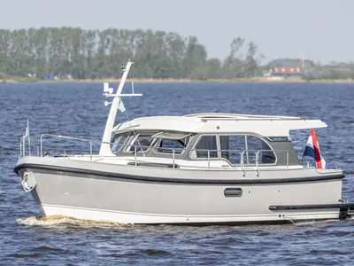 Dojo, a Linssen Grand Sturdy 30 motorboat at Molecaten Jachthaven Flevostrand, Netherlands