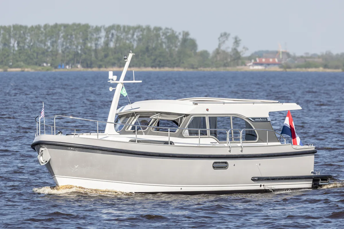 Dojo, a Linssen Grand Sturdy 30 motorboat at Molecaten Jachthaven Flevostrand, Netherlands