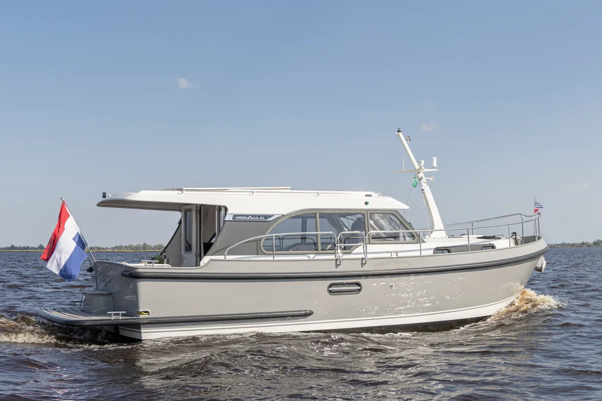 Dojo, a Linssen Grand Sturdy 30 motorboat at Molecaten Jachthaven Flevostrand, Netherlands