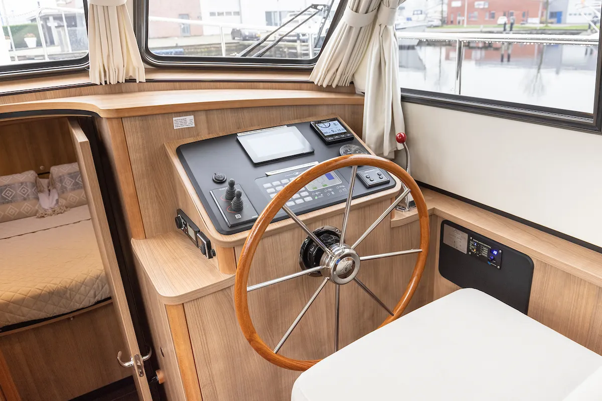 Dojo, a Linssen Grand Sturdy 30 motorboat at Molecaten Jachthaven Flevostrand, Netherlands