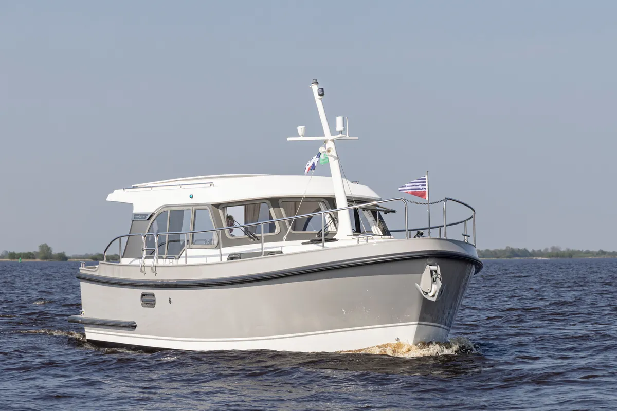 Dojo, a Linssen Grand Sturdy 30 motorboat at Molecaten Jachthaven Flevostrand, Netherlands