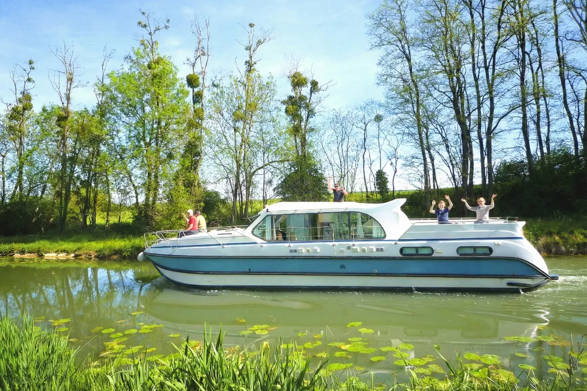 Cruiser Comfort XL 8/10 Pers., a Nicols Confort 1350 motorboat at Saverne, France