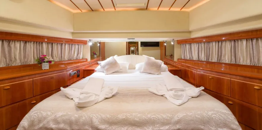 Angelica, a Ferretti Yachts 730 motor yacht at Riposto, Italy