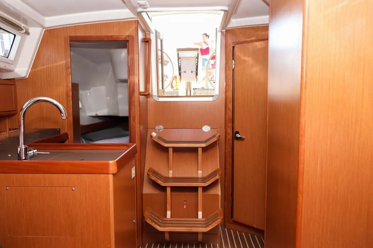 Salon of Aria, a Bavaria Cruiser 34 sailboat at Grad Biograd na Moru, Croatia