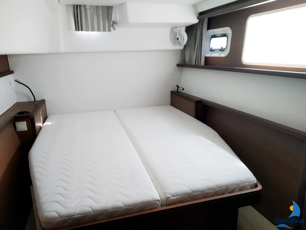 Cabin on Grecostar, a Lagoon 450 Fly catamaran at Parikia, Greece