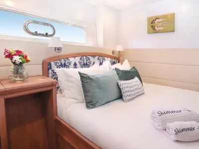 Cabin on Sameli, a Two Oceans Marine Balance 760 catamaran at Τροκαντερό, Greece