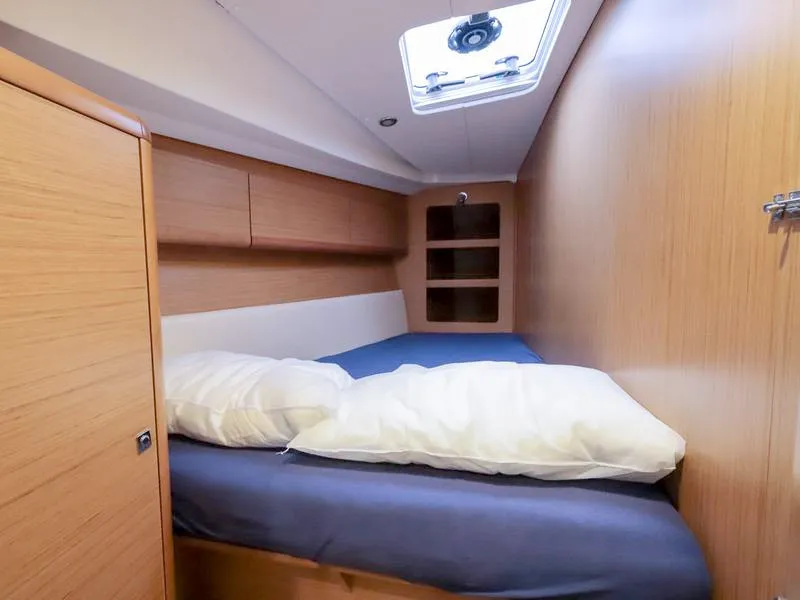 Cabin on OCEANIA, a Jeanneau Sun Odyssey 44 i sailboat at Piombino, Italy