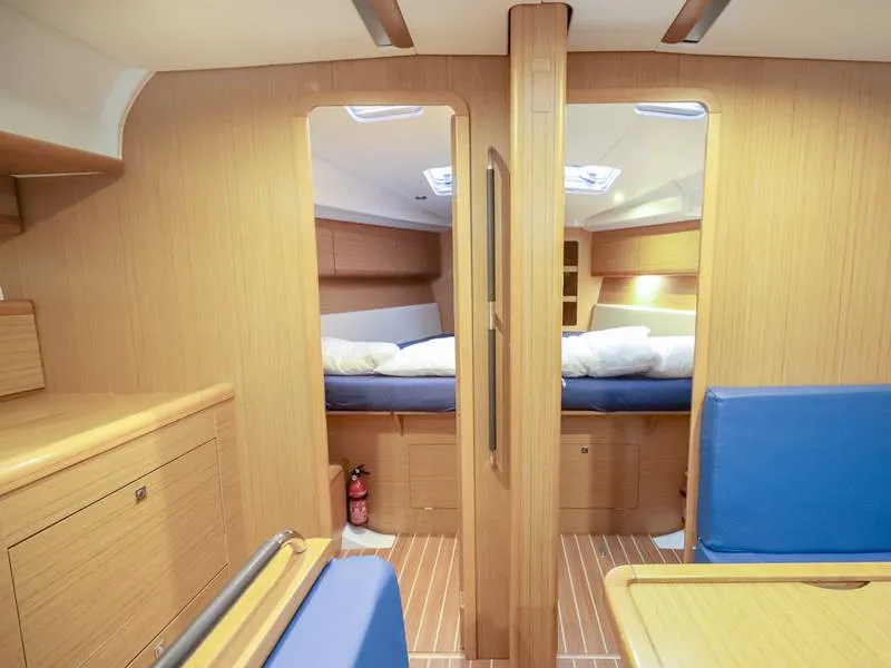 Salon of OCEANIA, a Jeanneau Sun Odyssey 44 i sailboat at Piombino, Italy