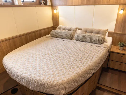 Cabin on La Barrique, a Linssen Grand Sturdy 40.0 AC motorboat at Le Landeron, Switzerland