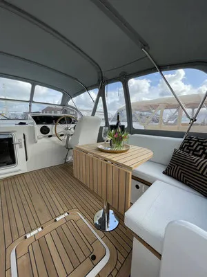 Deck of La Barrique, a Linssen Grand Sturdy 40.0 AC motorboat at Le Landeron, Switzerland