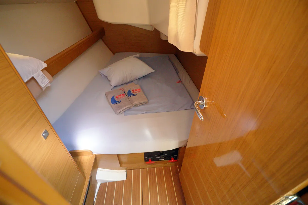 Cabin on Primus Navi, a Jeanneau Sun Odyssey 36i sailboat at Marmaris, Turkey