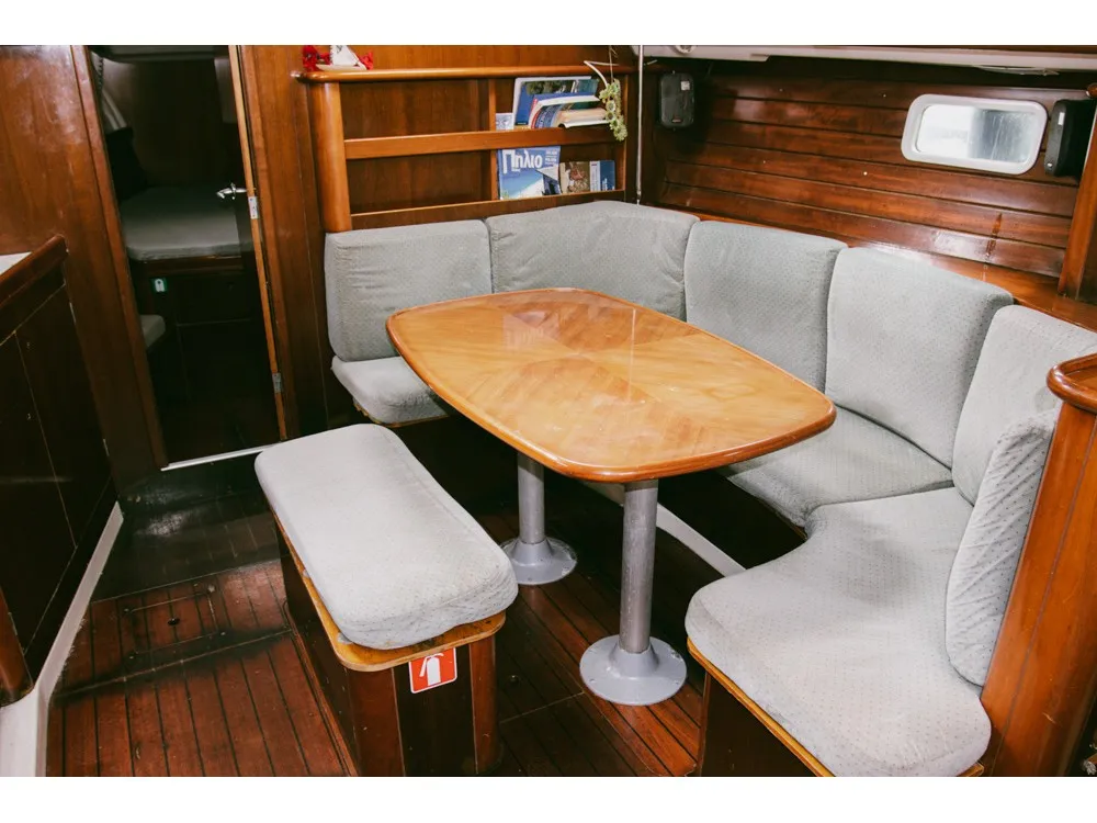 Salon of Kleio, a Beneteau Oceanis 381 sailboat at Volos, Greece