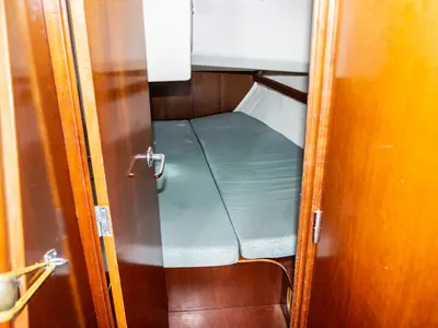 Cabin on Kleio, a Beneteau Oceanis 381 sailboat at Volos, Greece