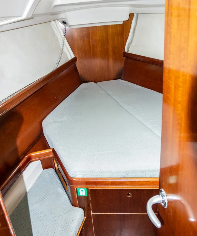 Cabin on Kleio, a Beneteau Oceanis 381 sailboat at Volos, Greece