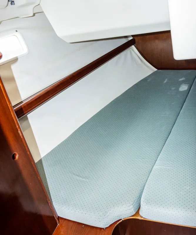 Cabin on Kleio, a Beneteau Oceanis 381 sailboat at Volos, Greece