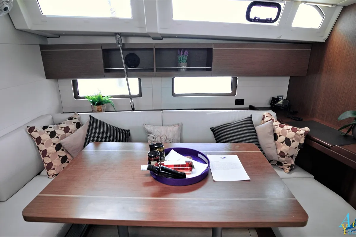 Salon of Aeolian Melody, a Beneteau Oceanis 46.1 sailboat at Preveza, Greece
