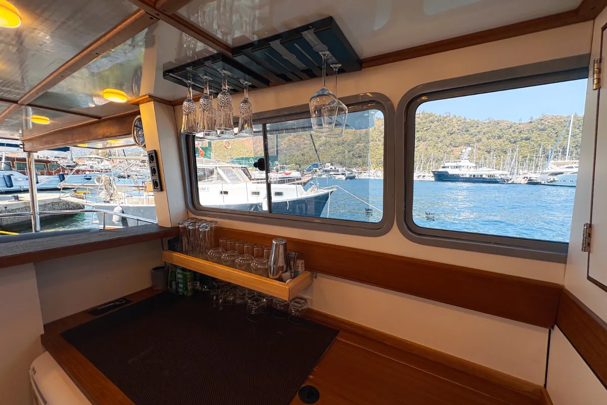 Salon of AYKEN, a Custom Made Ayken motor yacht at Bakırköy, Turkey
