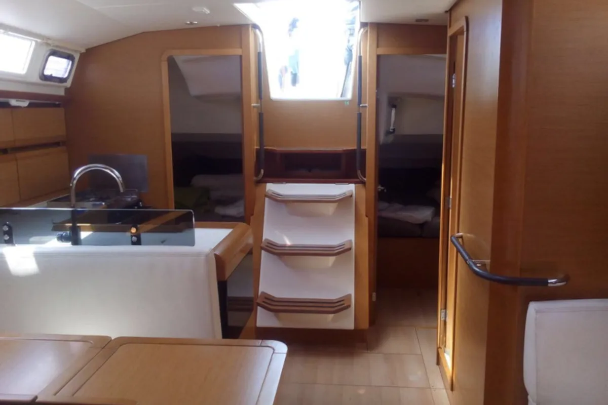 Salon of Roberta, a Jeanneau Sun Odyssey 439 sailboat at Salerno, Italy