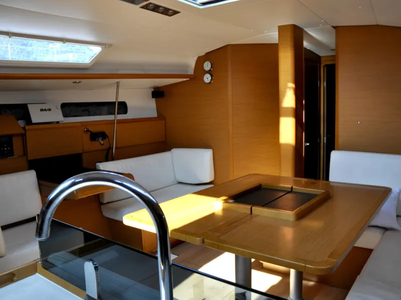 Salon of Roberta, a Jeanneau Sun Odyssey 439 sailboat at Salerno, Italy
