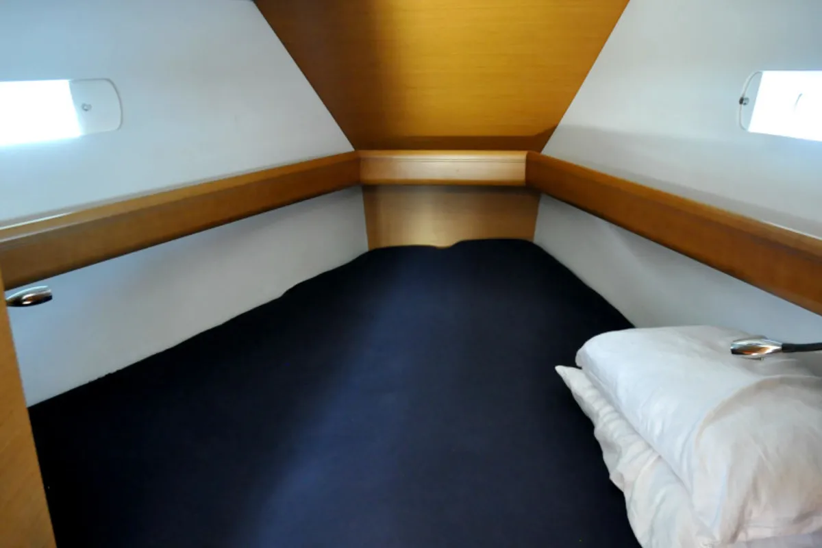 Cabin on Roberta, a Jeanneau Sun Odyssey 439 sailboat at Salerno, Italy