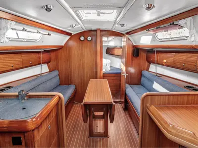 Salon of Aias, a Bavaria 32 sailboat at Kontokali, Greece