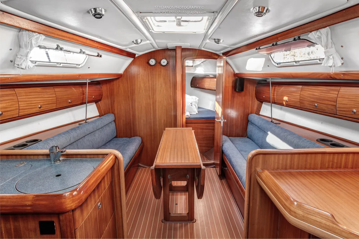 Salon of Aias, a Bavaria 32 sailboat at Kontokali, Greece