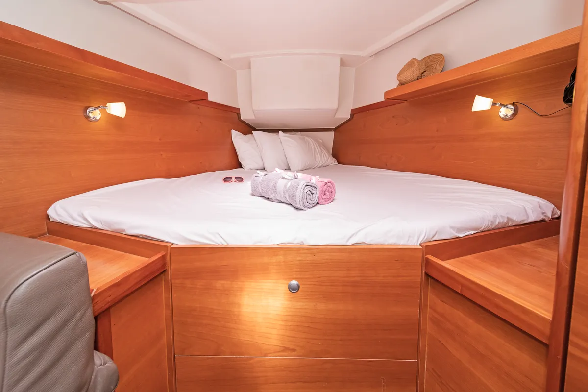 Cabin on Tria S, a Hanse 430 sailboat at Kos, Greece