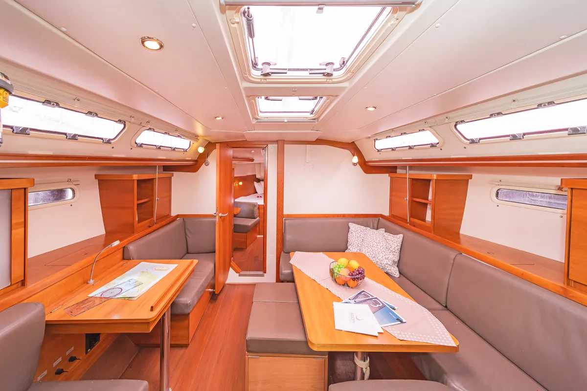 Salon of Tria S, a Hanse 430 sailboat at Kos, Greece