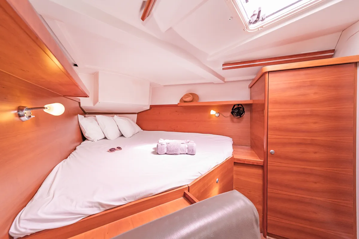 Cabin on Tria S, a Hanse 430 sailboat at Kos, Greece