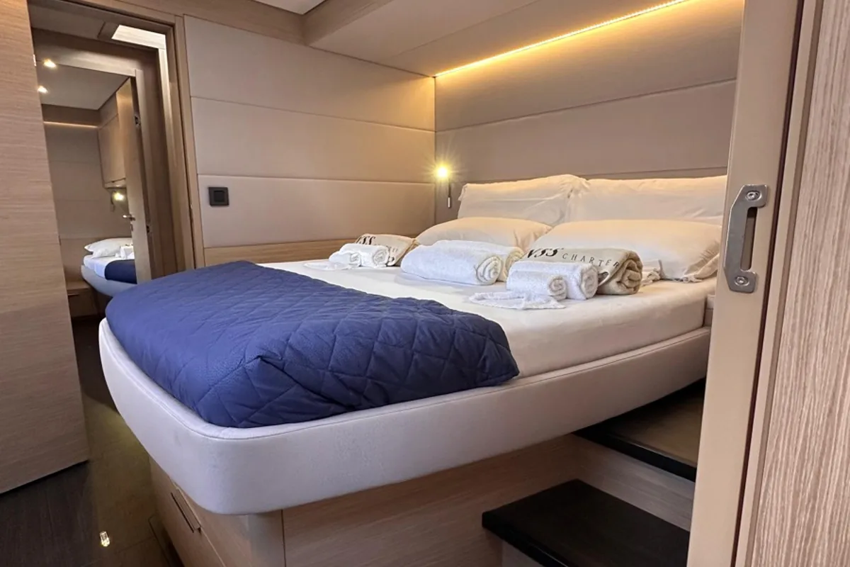 Cabin on MAUI (PTP), a Lagoon 55 catamaran at Pointe-à-Pitre, France