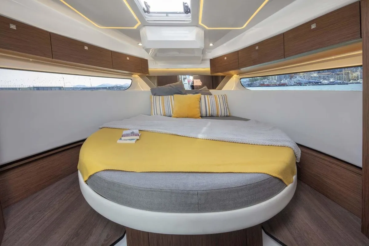 Cabin on Agron, a Jeanneau Merry Fisher 1095 motorboat at Grad Kaštela, Croatia