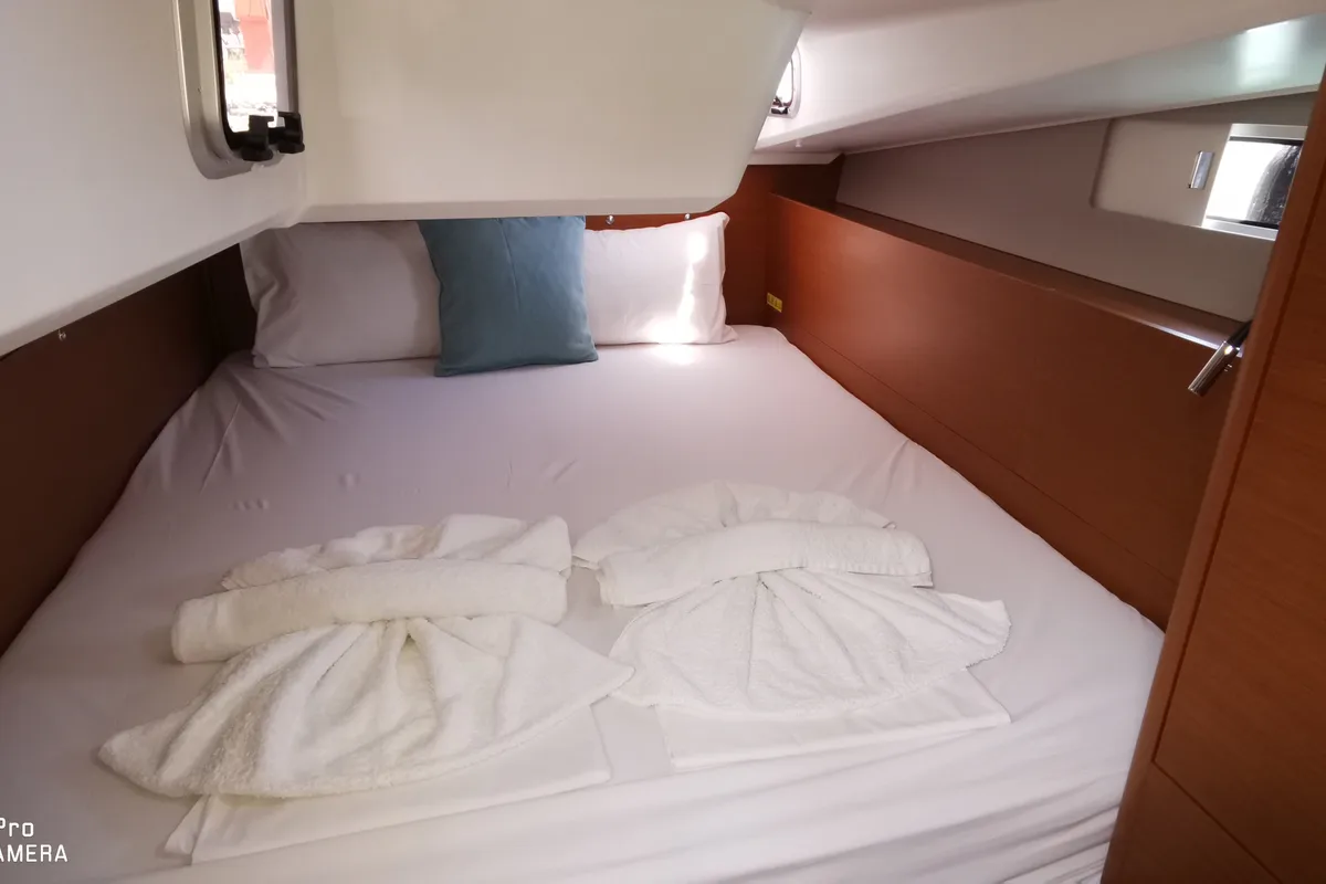 Cabin on Marina 2, a Jeanneau Sun Odyssey 490 sailboat at Skiathos, Greece