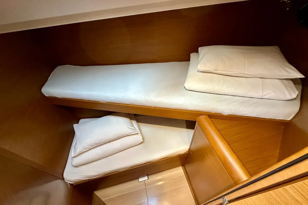 Cabin on Baez, a Jeanneau Sun Odyssey 449 sailboat at Sukošan, Croatia