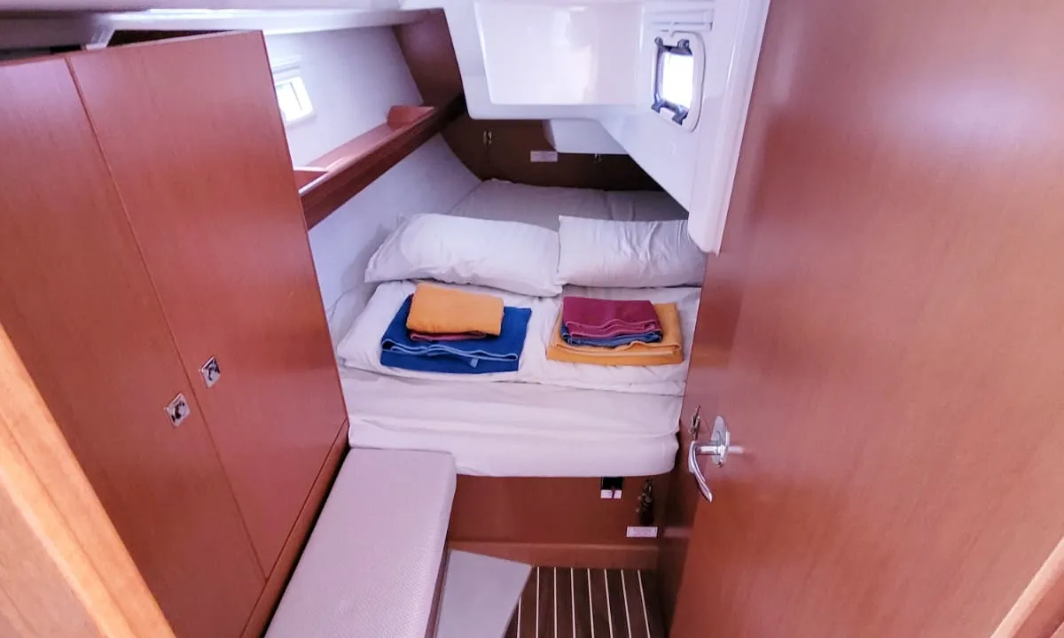 Cabin on Taz, a Bavaria 34 sailboat at Fethiye, Turkey