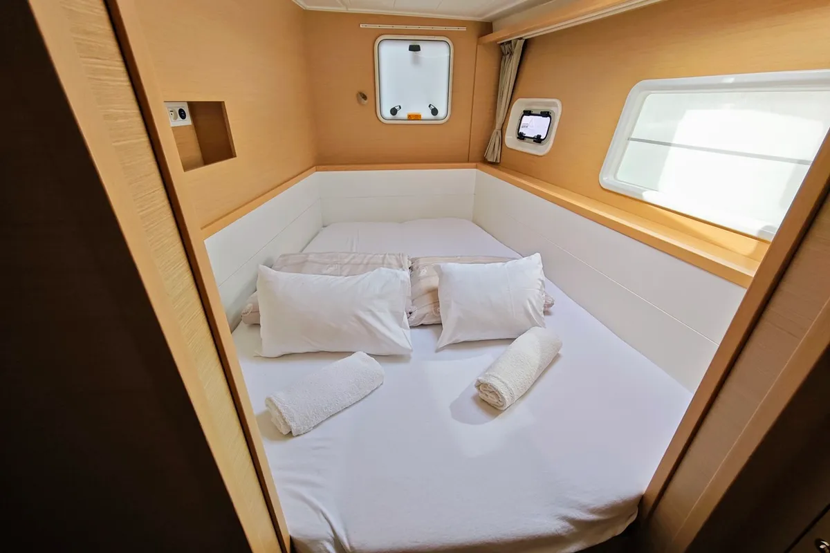 Cabin on Diego, a Lagoon 400 S2 catamaran at Općina Sukošan, Croatia