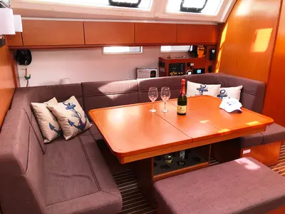 Salon of Michael Bavaria 46 Cruiser, a Bavaria 46 Cruiser sailboat at Thessaloniki, Greece