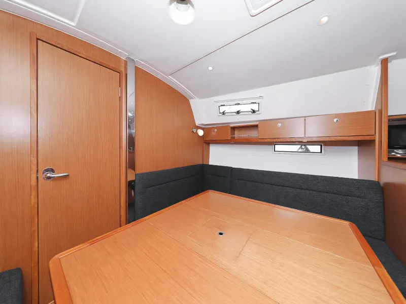 Salon of Petra M, a Bavaria 36 Cruiser sailboat at Zadar, Croatia