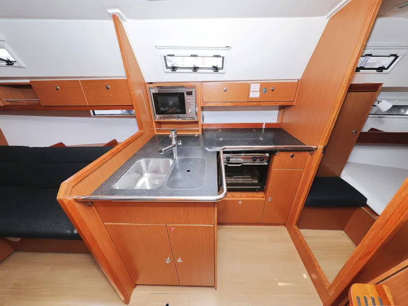 Galley of Petra M, a Bavaria 36 Cruiser sailboat at Zadar, Croatia