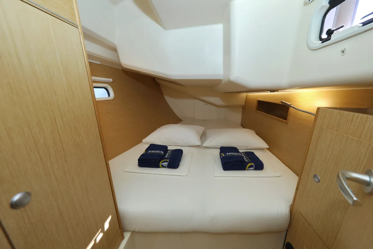 Cabin on Tine, a Hanse 455 sailboat at Grad Biograd na Moru, Croatia
