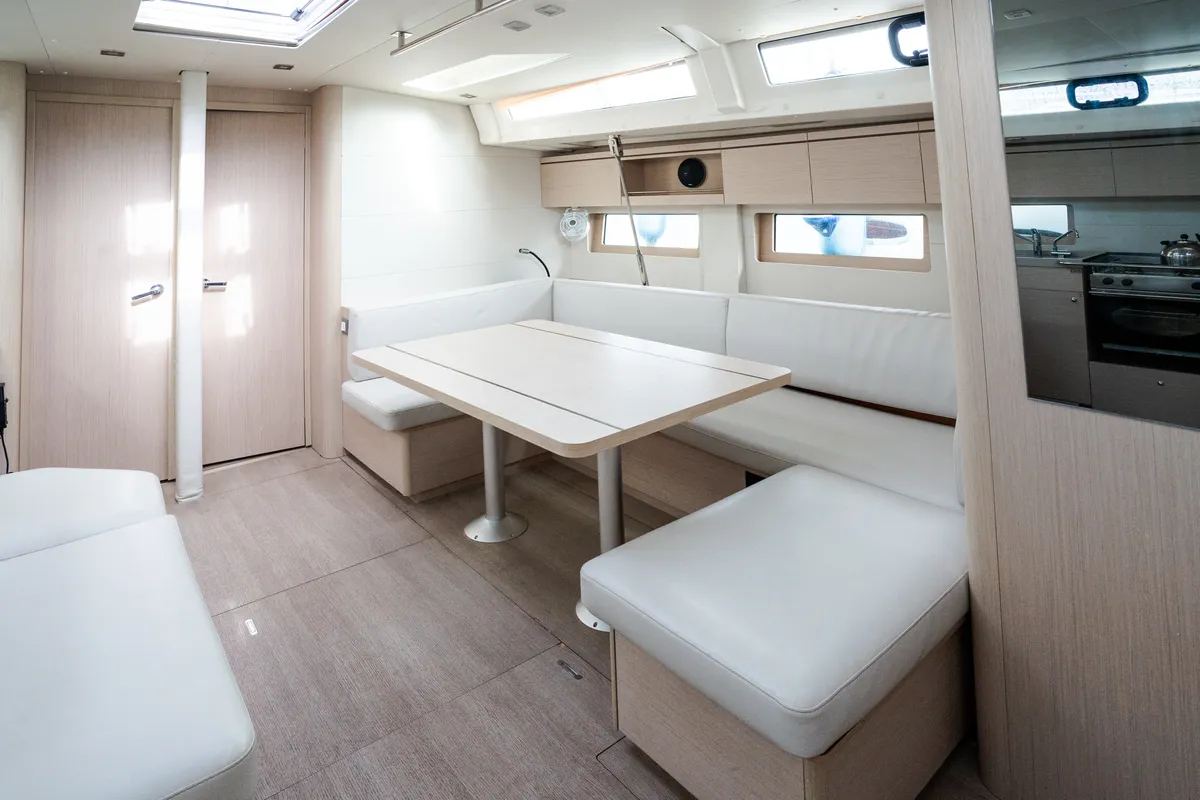 Salon of Agape - Premium line, a Beneteau Oceanis 51.1 sailboat at Rosignano Solvay, Italy
