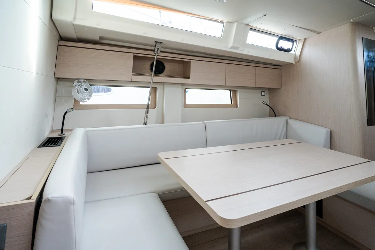 Salon of Agape - Premium line, a Beneteau Oceanis 51.1 sailboat at Rosignano Solvay, Italy